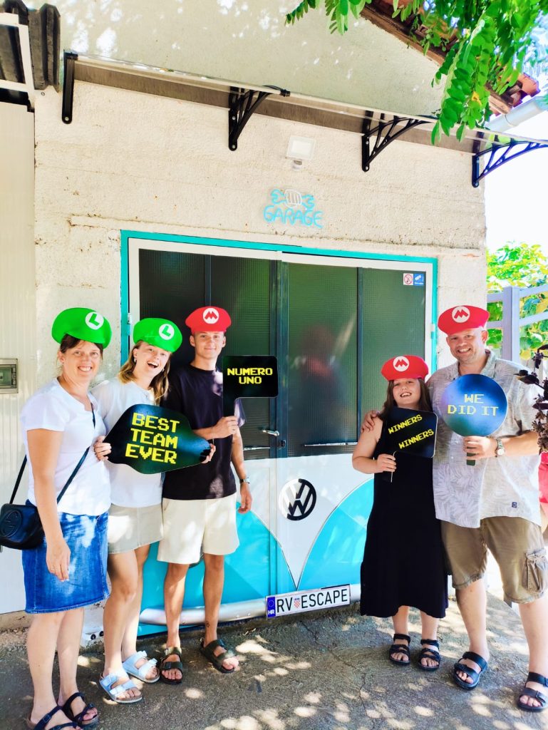 We've been to many escape rooms, but this was by far the best in years. Team ''THE VIKINGS''
